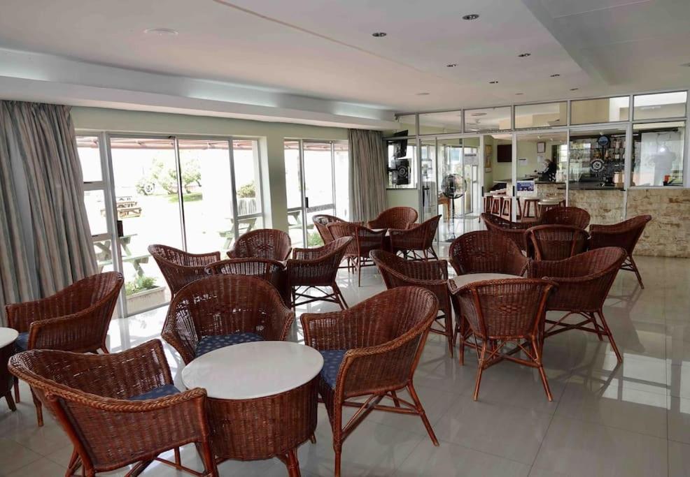 Whales & Waves Villa Hermanus Exterior photo