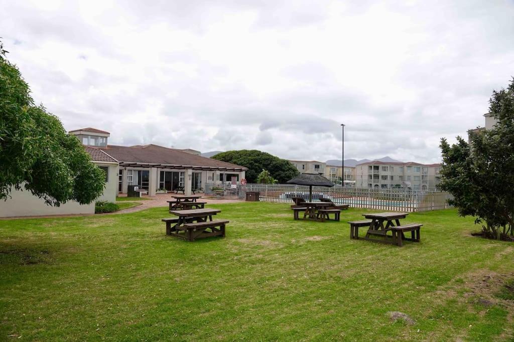 Whales & Waves Villa Hermanus Exterior photo