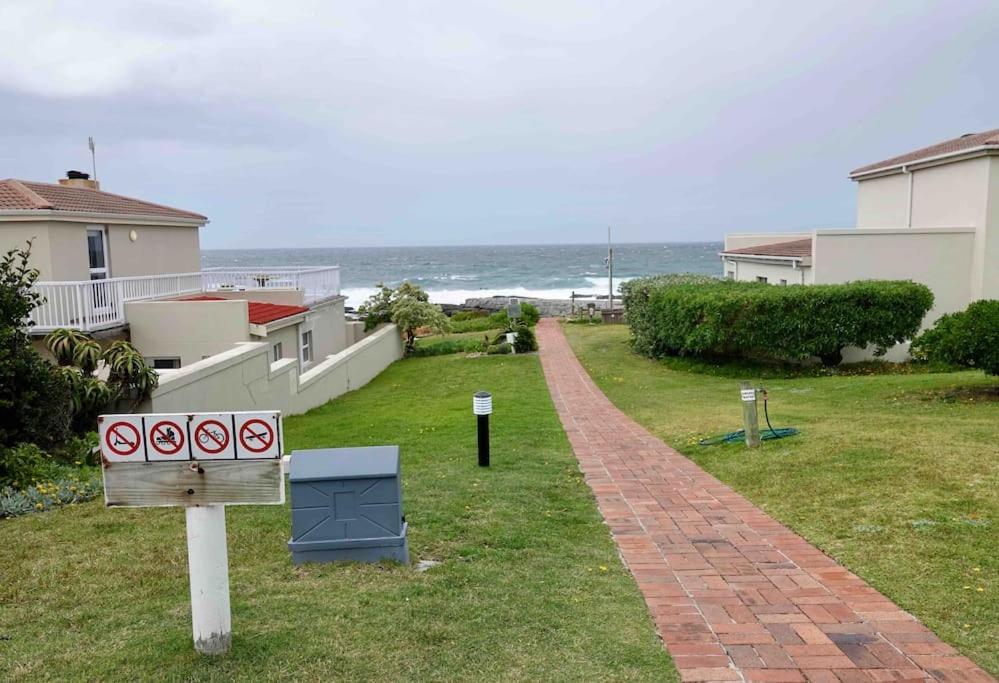 Whales & Waves Villa Hermanus Exterior photo